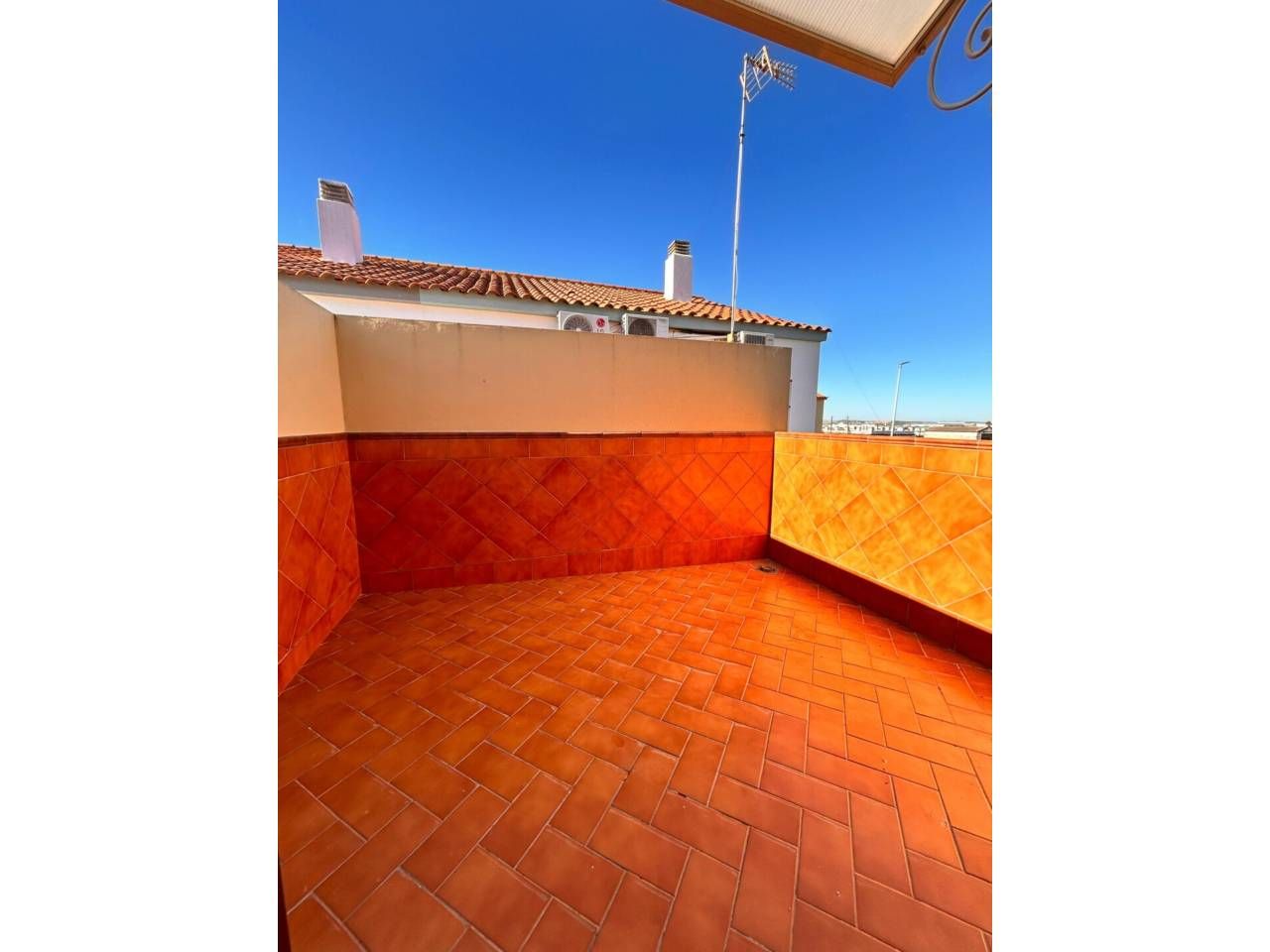 Vista exterior de Casa adosada en venda en Marchena amb Aire condicionat, Calefacció i Terrassa