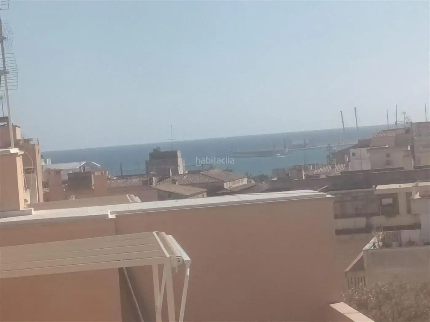 Penthouse mit Aufzug zur Miete in Carrer de Bonaire 22