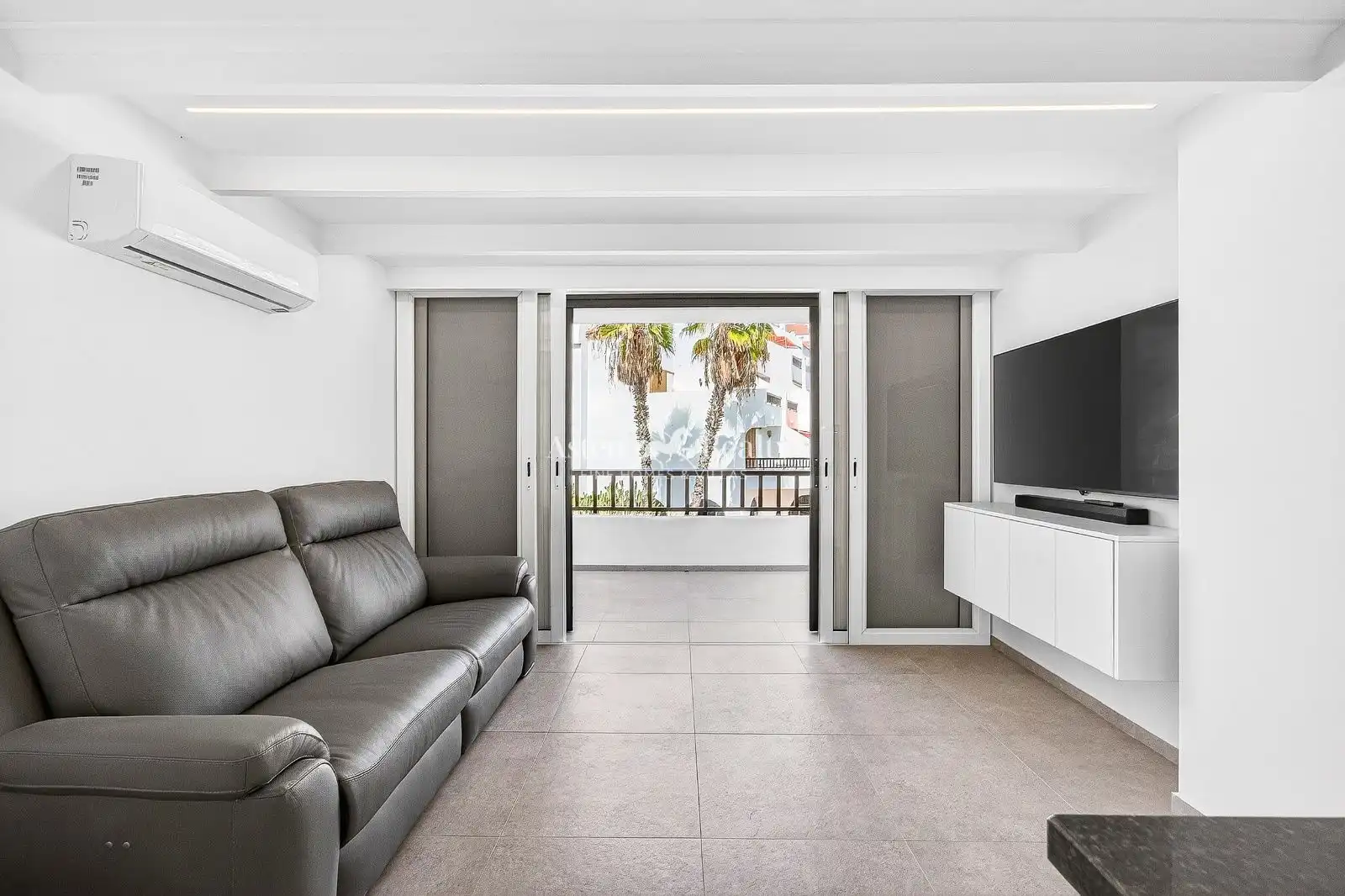 Sala de estar de Ático en venta en Arona con Aire acondicionado, Terraza y Piscina
