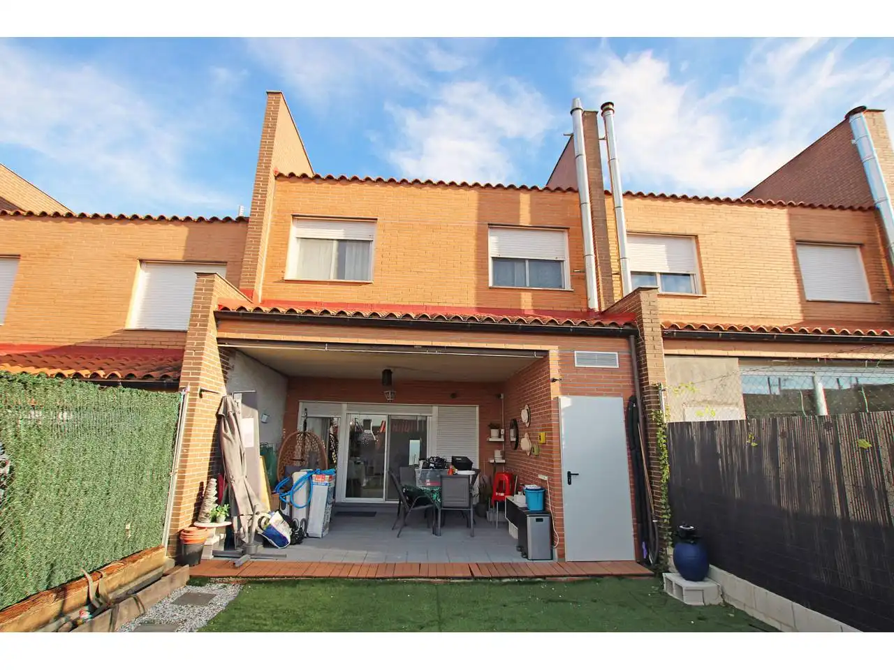 Vista exterior de Casa adosada en venta en Yebes con Jardín privado