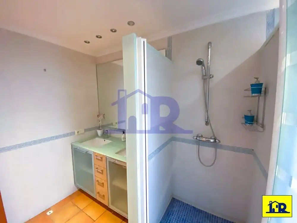 Bathroom of Houses for sale in Arcas del Villar  with Air Conditioner, Heating and Terrace