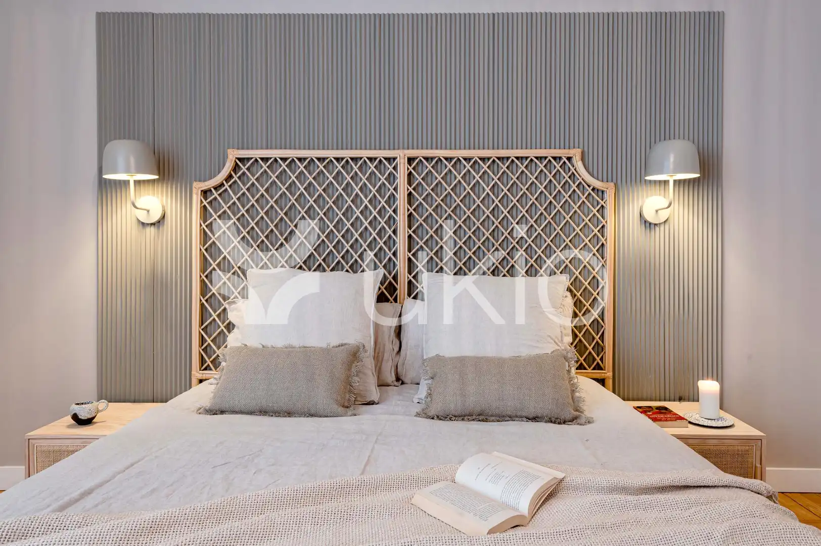 Dormitori de Apartament de lloguer en Madrid amb Aire condicionat, Calefacció i Moblat