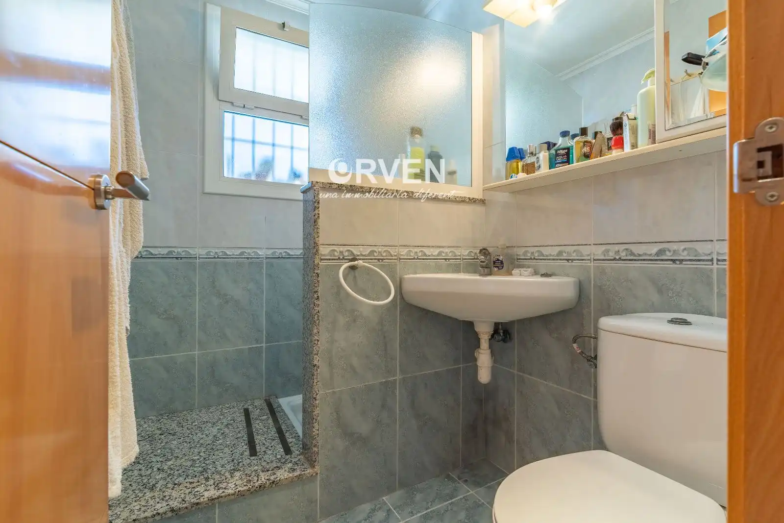 Badezimmer von Einfamilien-Reihenhaus zum Verkauf in Tarragona mit Klimaanlage, Heizung und Terrasse