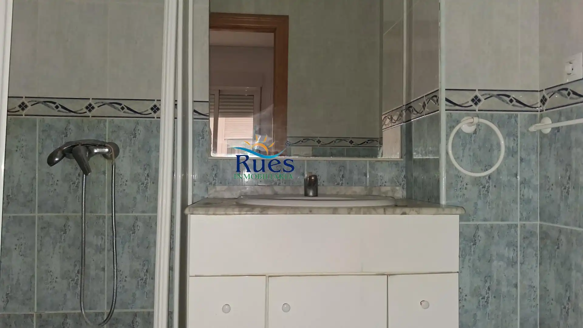 Baño de Piso en venta en Oropesa del Mar / Orpesa con Terraza y Balcón