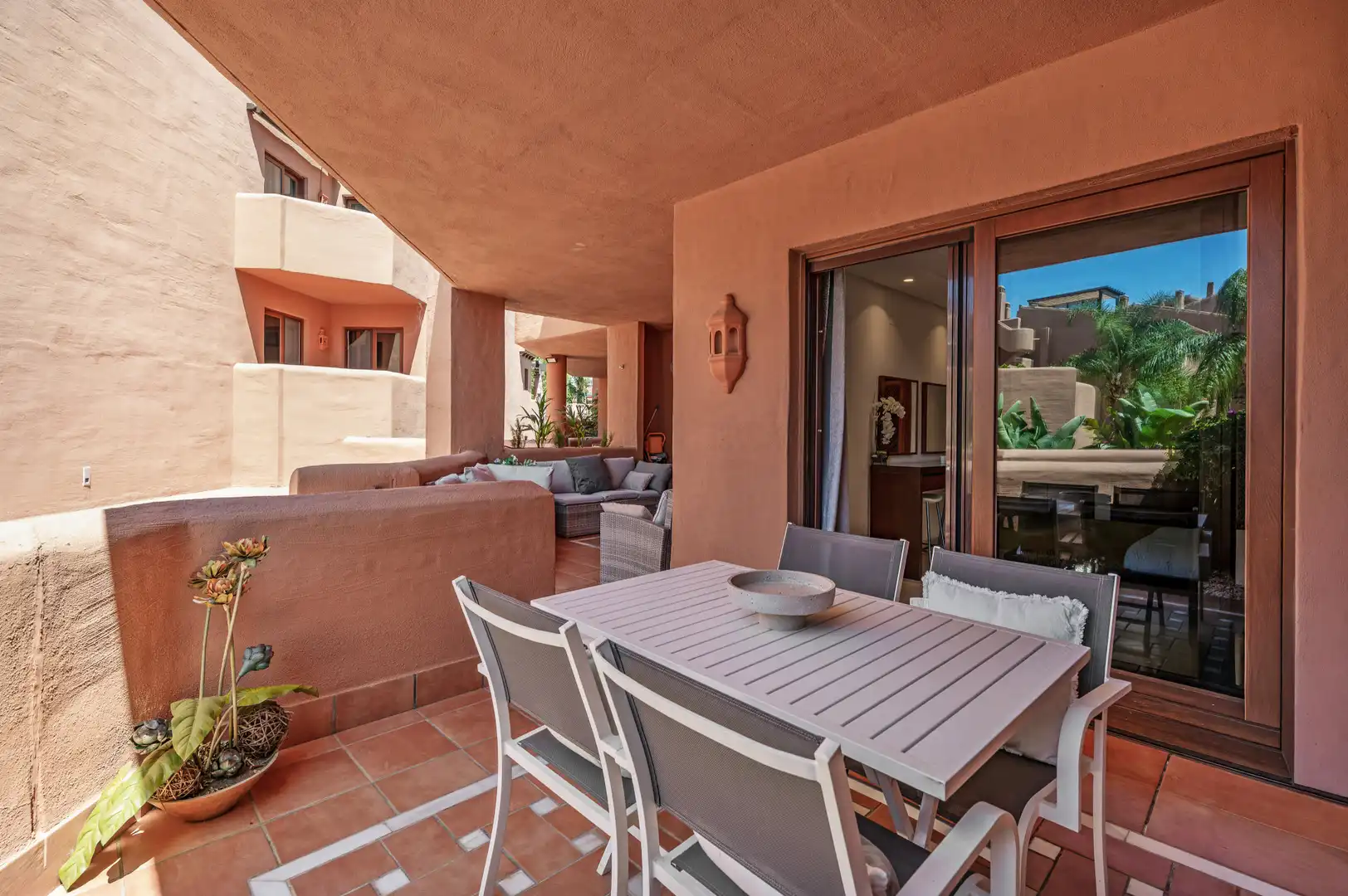 Terraza de Apartamento de alquiler en Estepona con Aire acondicionado, Terraza y Piscina