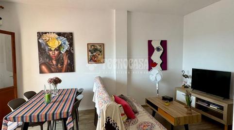Foto 2 de Piso de alquiler en Las Escobetas, Almería