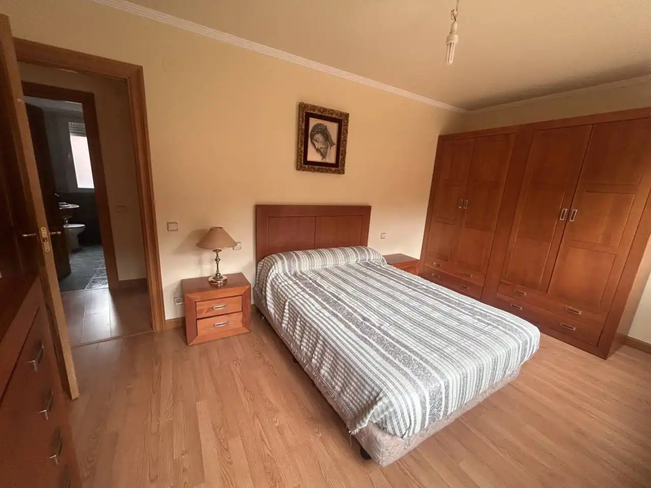Dormitori de Casa o xalet en venda en Ledesma de la Cogolla amb Calefacció, Terrassa i Moblat