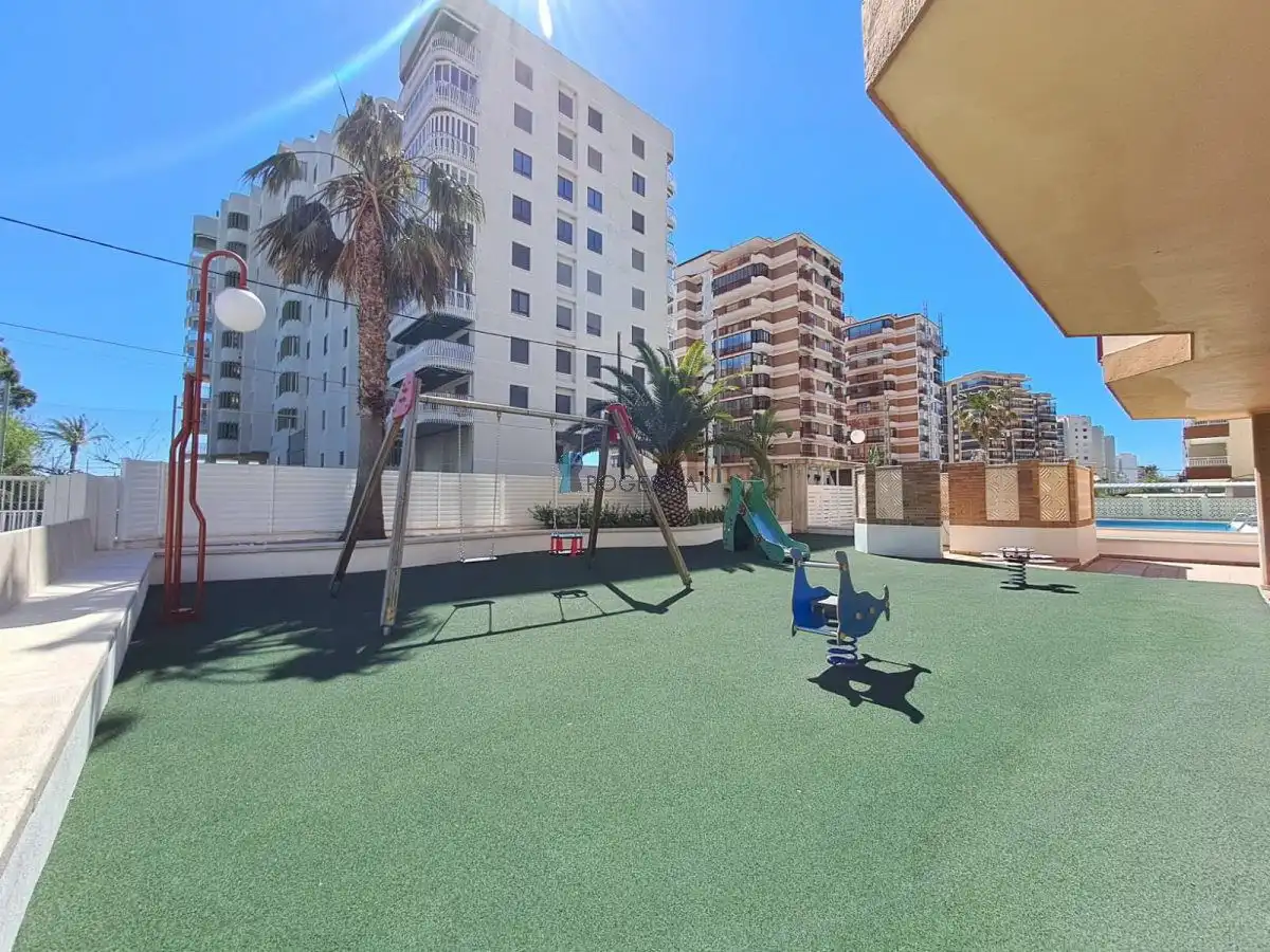 Parking de Apartamento en venta en Benicasim / Benicàssim con Trastero y Piscina comunitaria