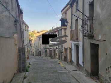 Casa amb balcó en venda a Carrer Major 18