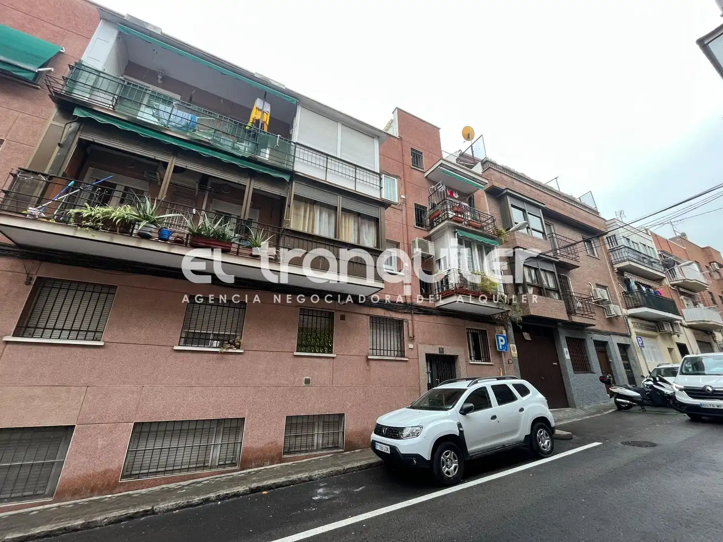Vista exterior de Piso de alquiler en Madrid con Aire acondicionado, Parquet y Se aceptan mascotas