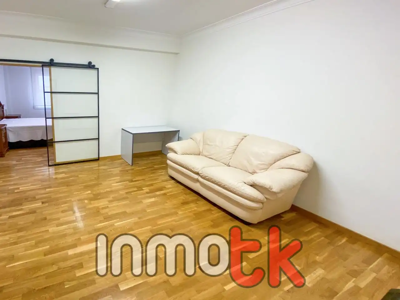 Living room of Flat for rent in A Coruña Capital   with Heating, Parquet flooring and Furnished