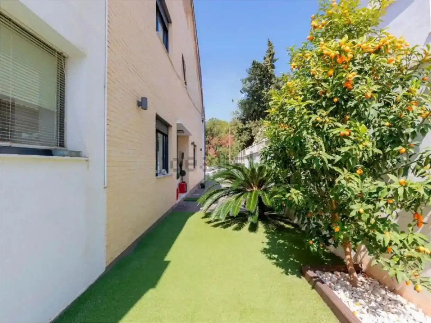 Vista exterior de Pis en venda en Torrent amb Aire condicionat, Jardí privat i Parquet