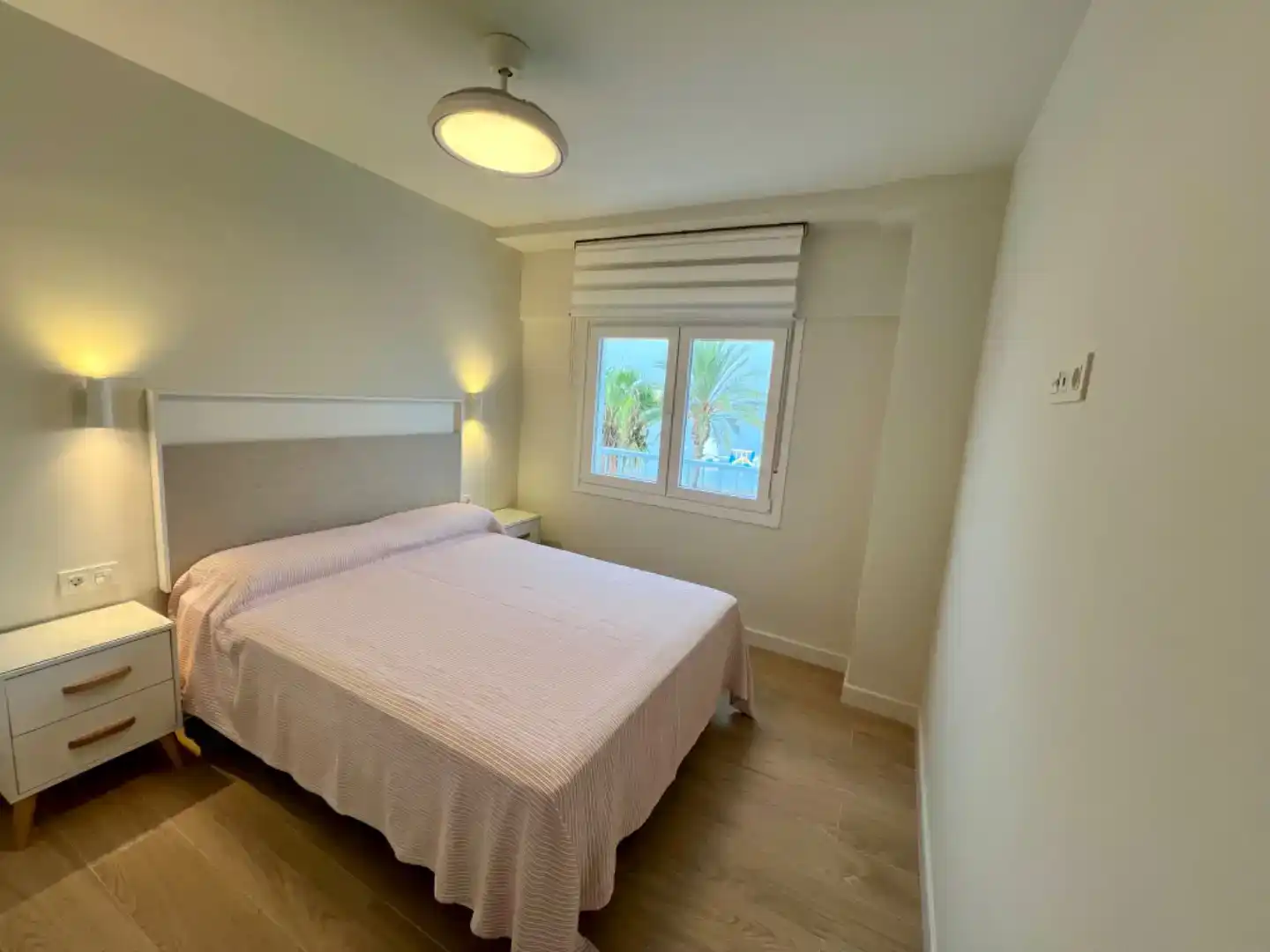Bedroom of Flat for rent in Almuñécar  with Air Conditioner and Furnished