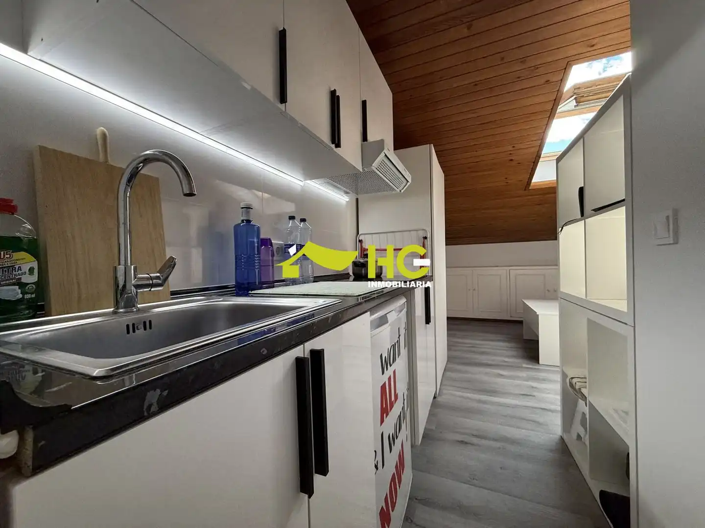 Cocina de Apartamento de alquiler en Madrid con Aire acondicionado, Calefacción y Amueblado