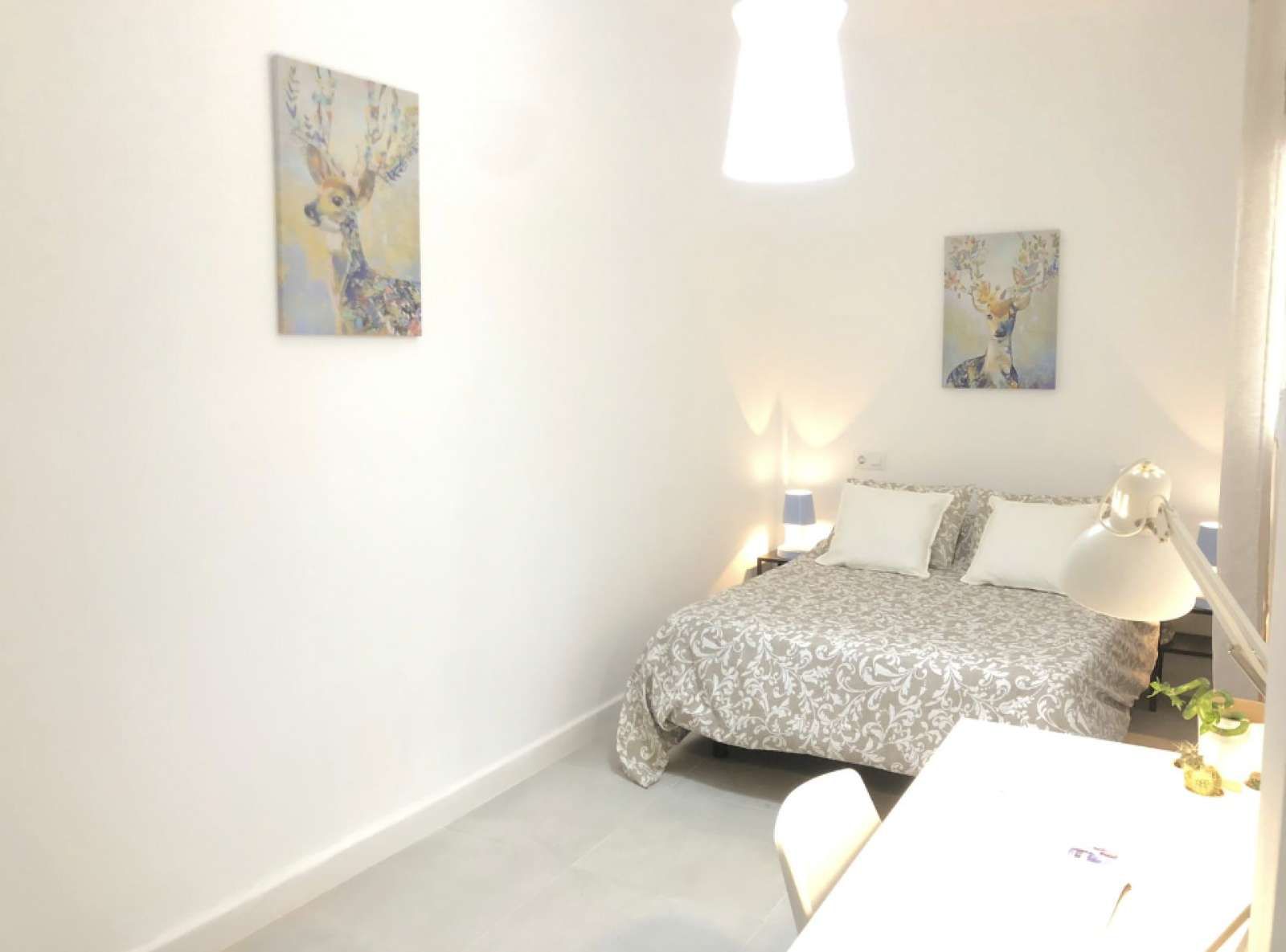 Bedroom of Flat to share in  Sevilla Capital  with Air Conditioner and Terrace