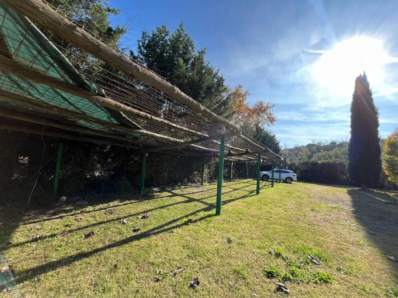 Parking de Finca rústica de alquiler en Aiguaviva con Calefacción, Jardín privado y Terraza