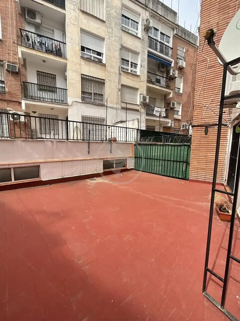 Terrasse von Wohnung zum Verkauf in Linares mit Klimaanlage, Terrasse und Möbliert