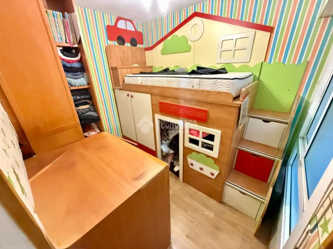 Schlafzimmer von Wohnung zum Verkauf in Barcelona mit Klimaanlage, Parkett und Gemeinschaftspool
