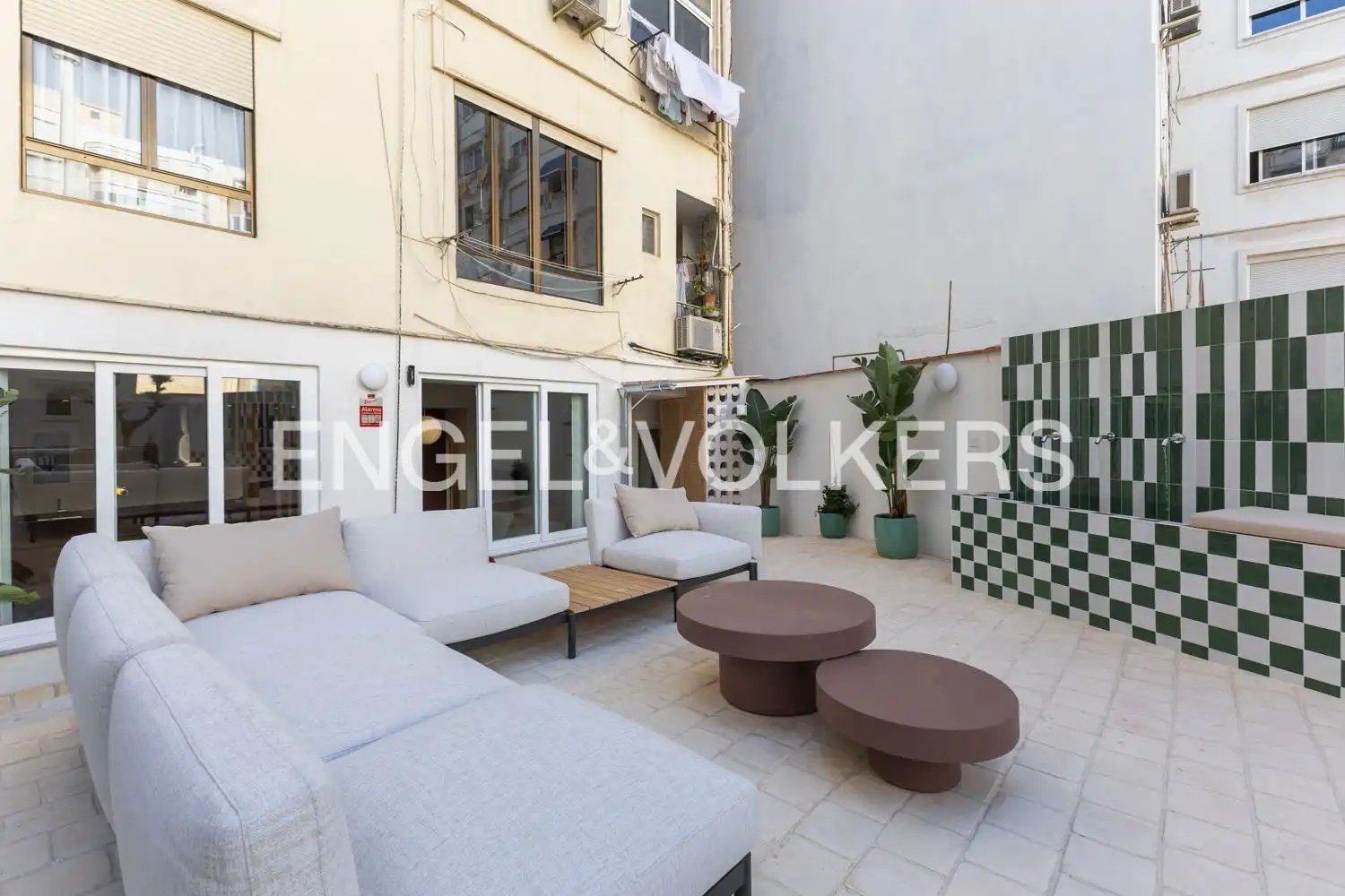 Terraza de Piso en venta en Valencia con Aire acondicionado, Calefacción y Jardín privado