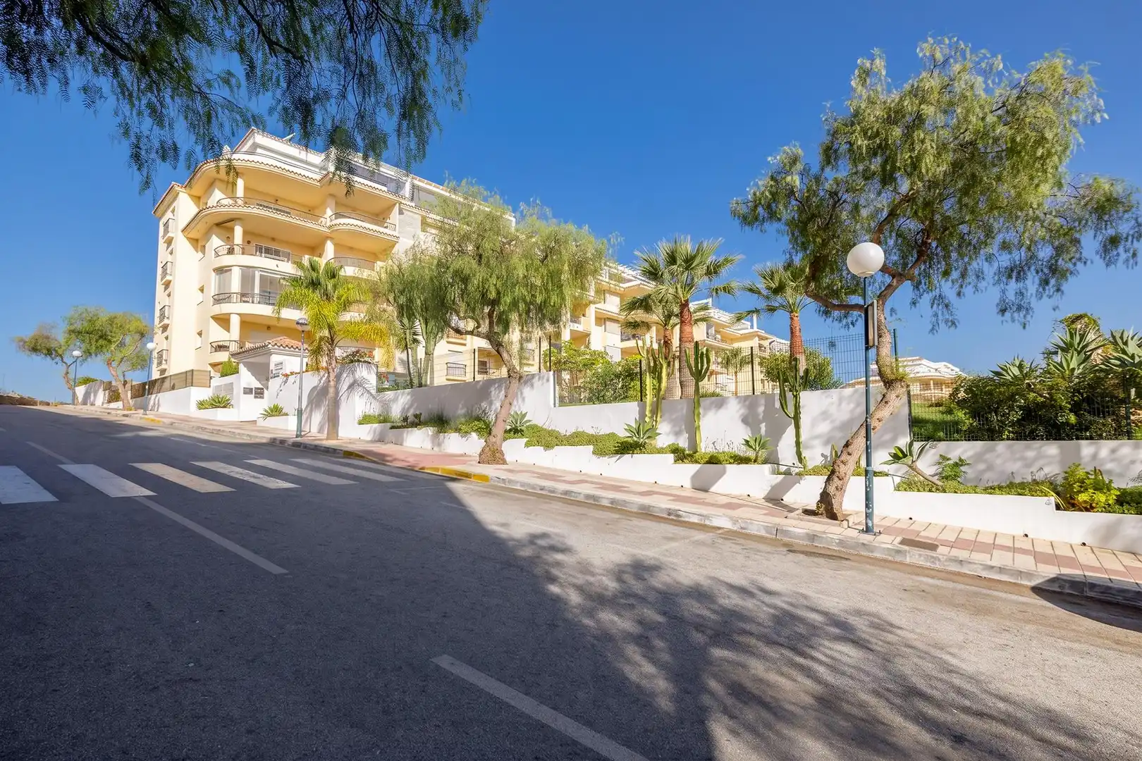 Exterior view of Flat for sale in Mijas  with Air Conditioner, Terrace and Storage room