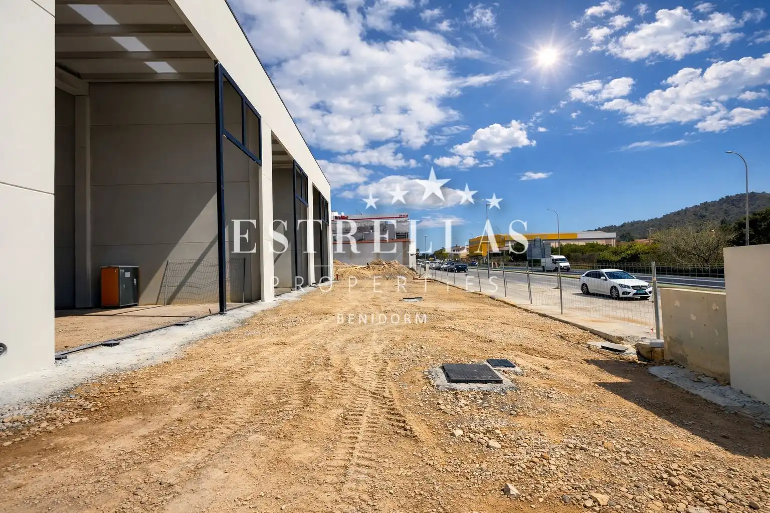 Außenansicht von Fabrikhallen zum Verkauf in Villajoyosa / La Vila Joiosa