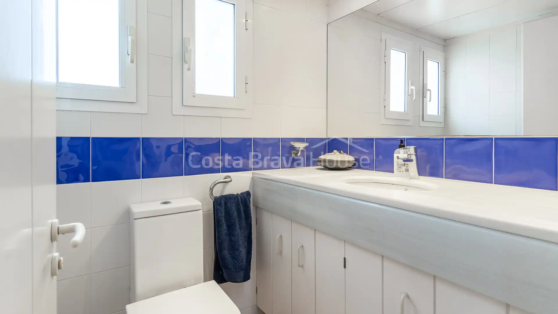 Bany de Casa o xalet en venda en Cadaqués amb Aire condicionat, Calefacció i Jardí privat