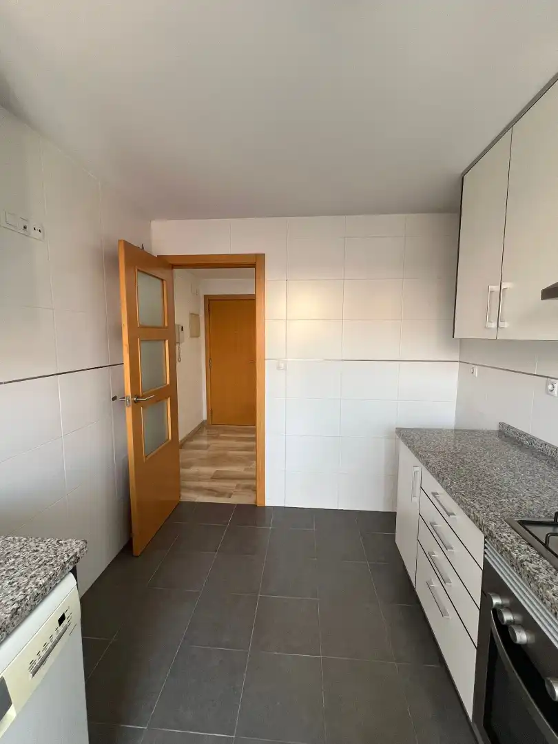Küche von Dachboden zur Miete in Massamagrell mit Klimaanlage, Heizung und Terrasse