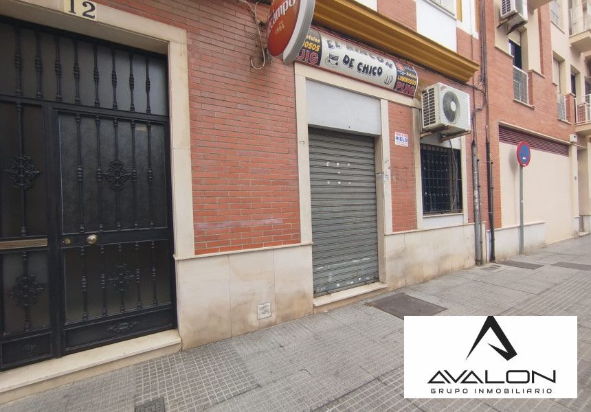 Vista exterior de Local en venda en  Huelva Capital