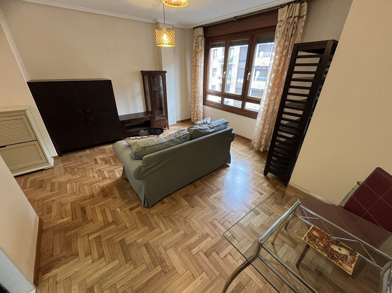 Living room of Flat to rent in Avilés  with Heating, Parquet flooring and Furnished