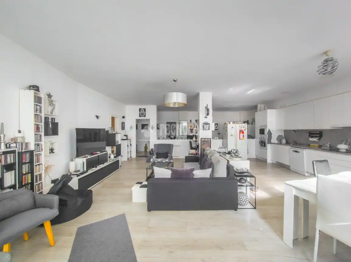 Sala d'estar de Pis en venda en Madrid amb Aire condicionat i Calefacció
