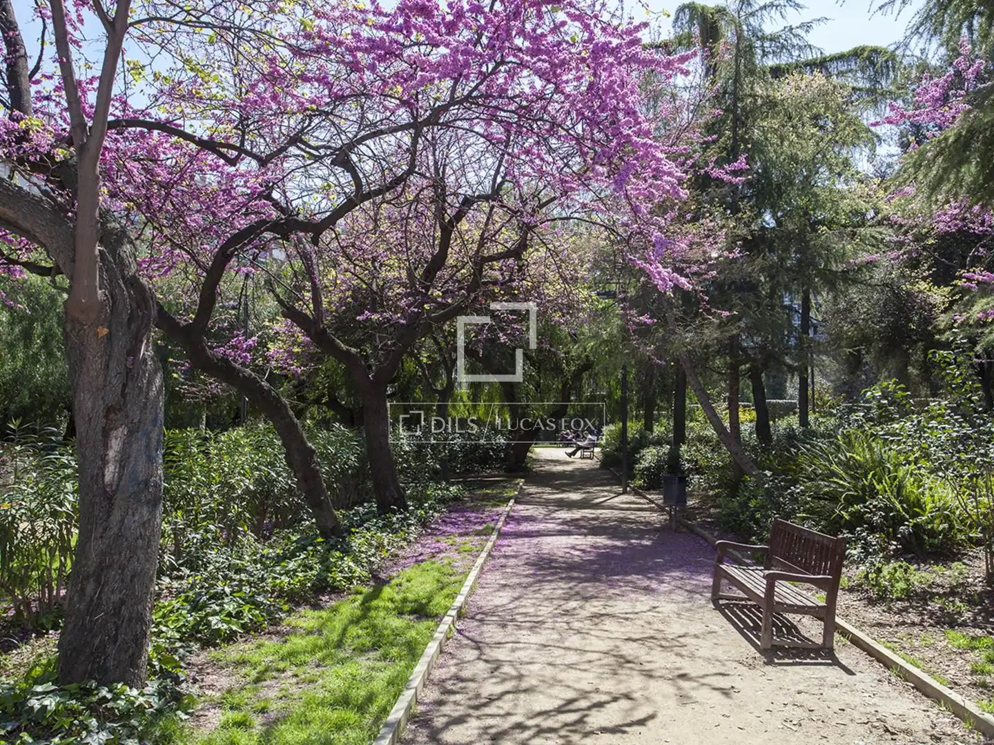 Garden of Flat for sale in Barcelona  with Air Conditioner and Heating
