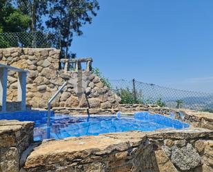 Piscina de Casa o xalet en venda en Redondela amb Calefacció, Jardí privat i Terrassa