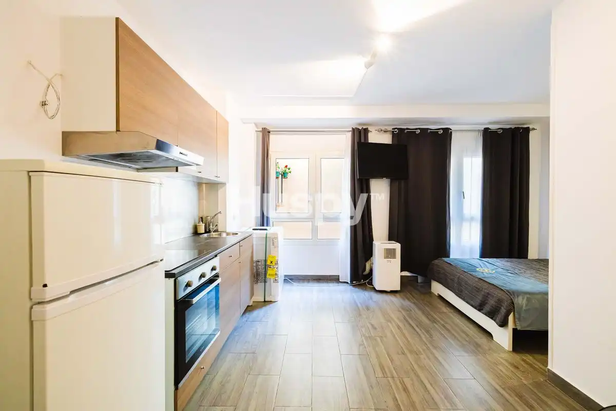 Küche von Büro zur Miete in Málaga mit Heizung
