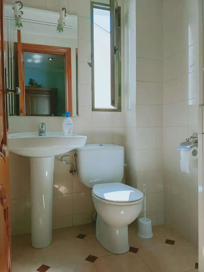 Bany de Dúplex de lloguer en Benetússer amb Aire condicionat, Calefacció i Parquet