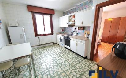 Kitchen of Flat for sale in Santurtzi   with Heating