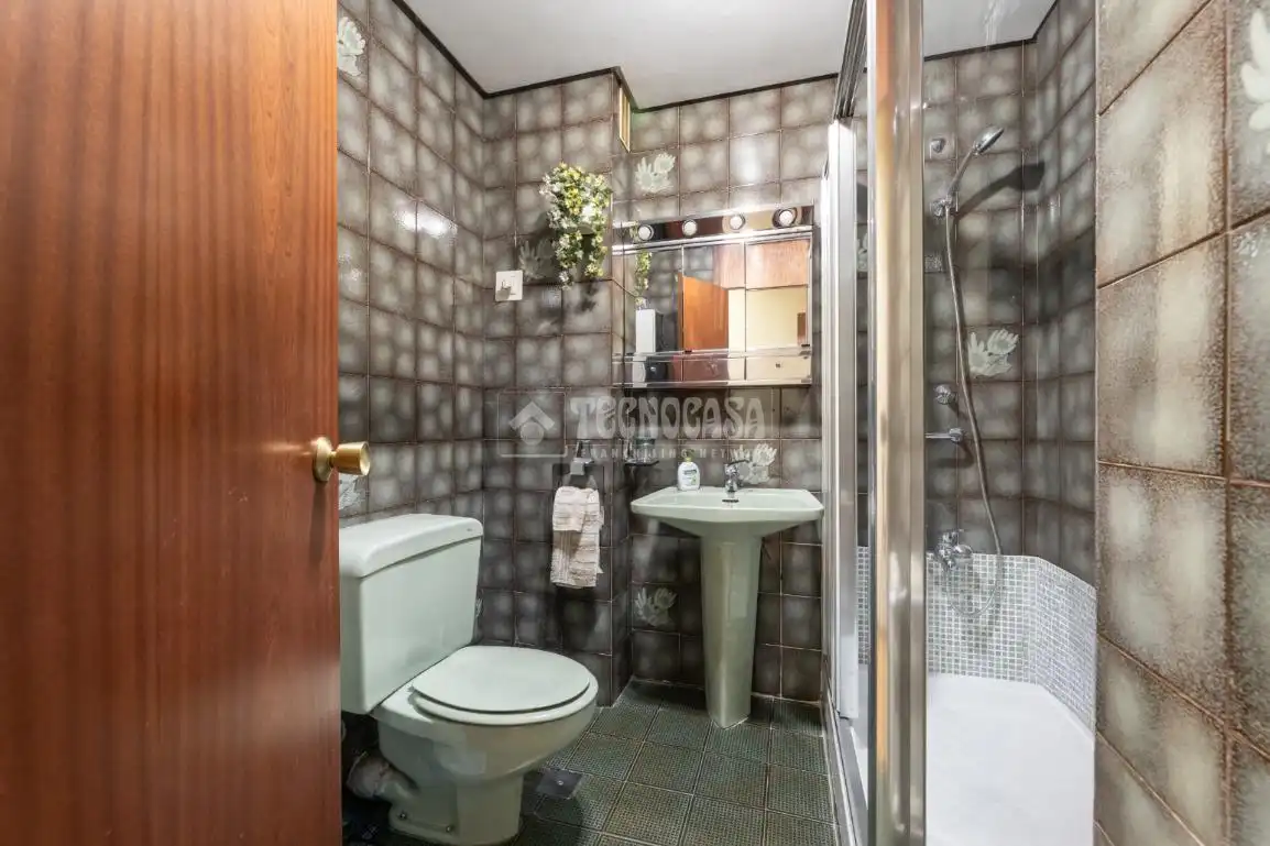 Baño de Piso en venta en Las Rozas de Madrid con Calefacción, Terraza y Trastero