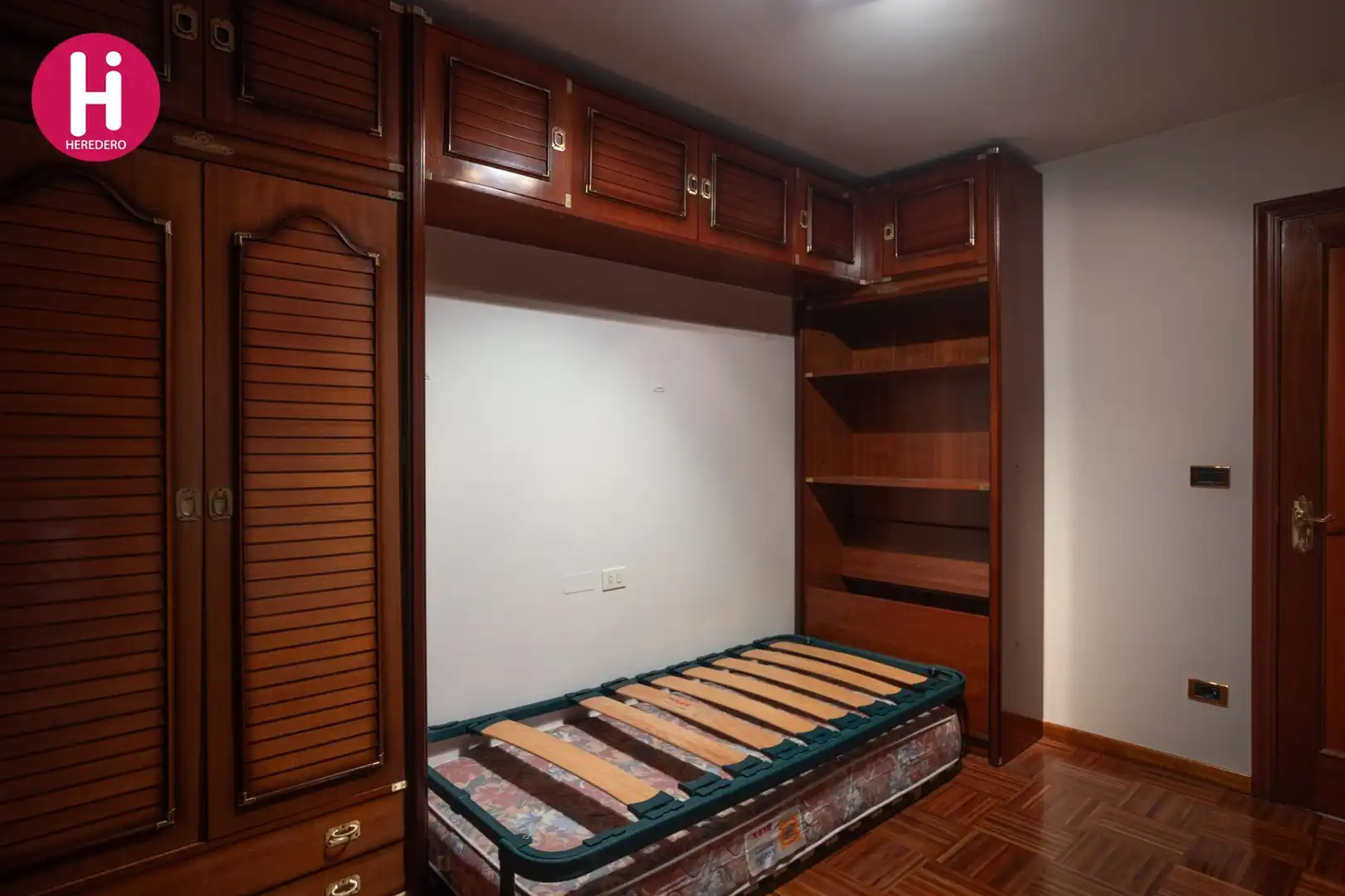 Schlafzimmer von Wohnung zum Verkauf in Vigo  mit Heizung und Abstellraum