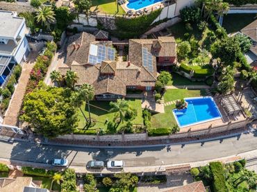 Villa mit Pool zum Verkauf in Torrequebrada