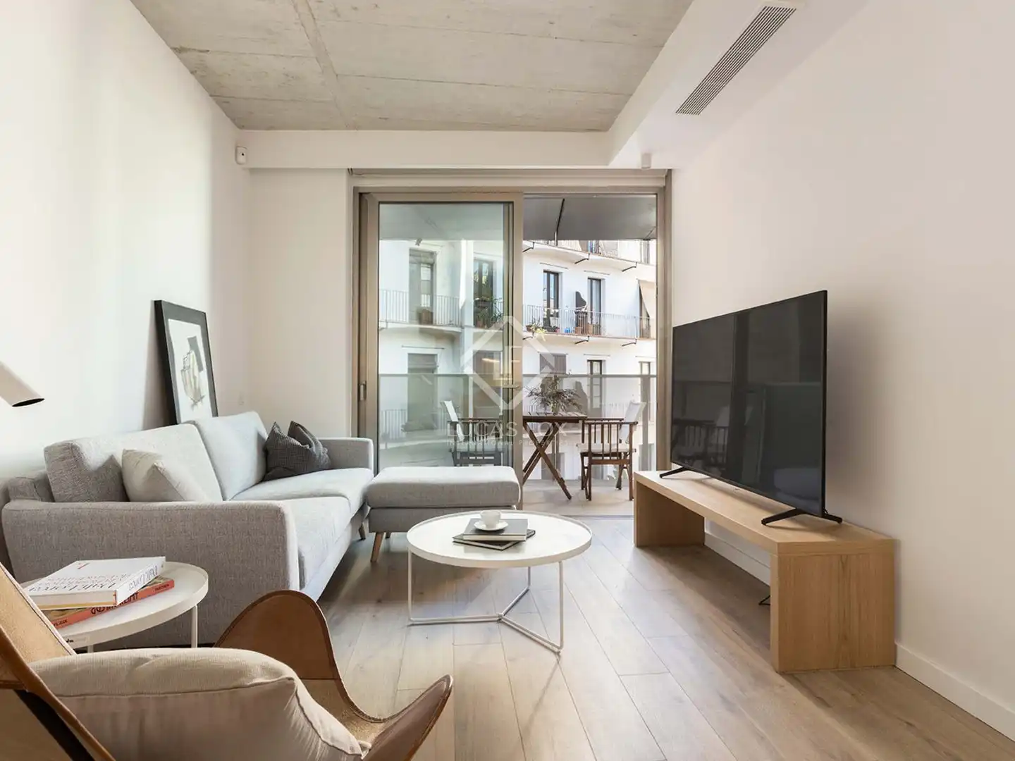 Sala d'estar de Pis en venda en Barcelona amb Aire condicionat, Calefacció i Parquet