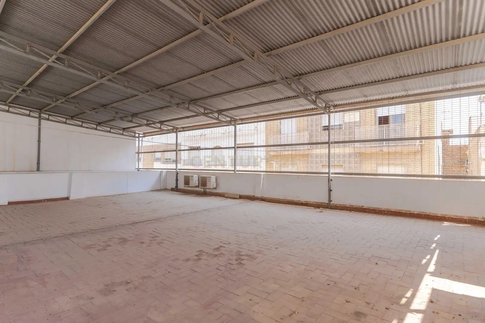 Vista exterior de Casa o xalet en venda en Motril amb Aire condicionat i Traster