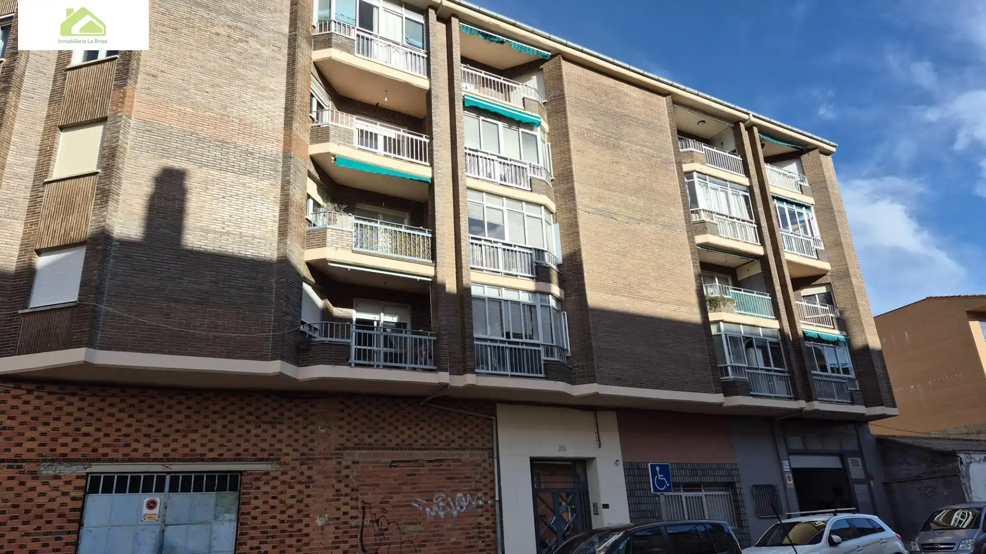Vista exterior de Piso en venta en Zamora Capital  con Calefacción