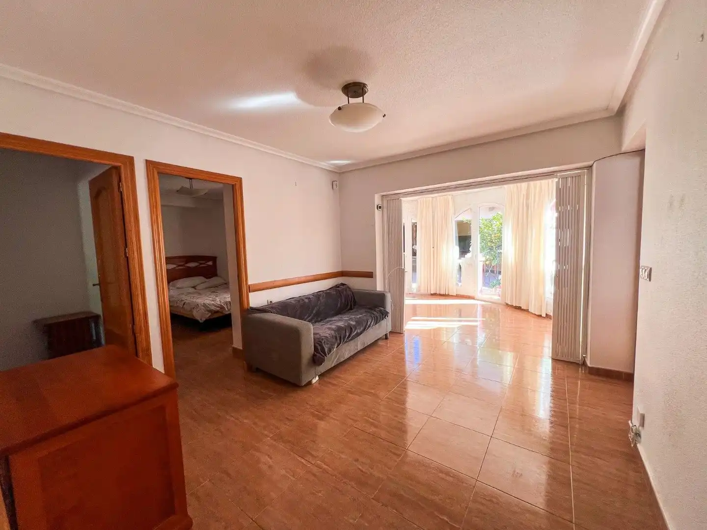 Sala d'estar de Casa adosada en venda en Torrevieja amb Calefacció, Jardí privat i Terrassa