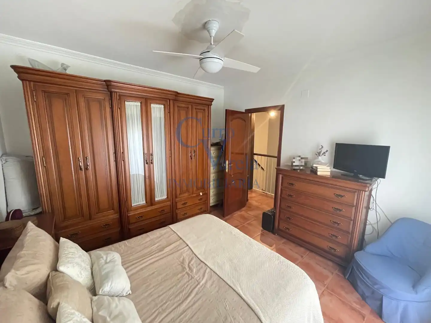 Schlafzimmer von Einfamilien-Reihenhaus zum Verkauf in Dos Hermanas mit Klimaanlage, Heizung und Abstellraum