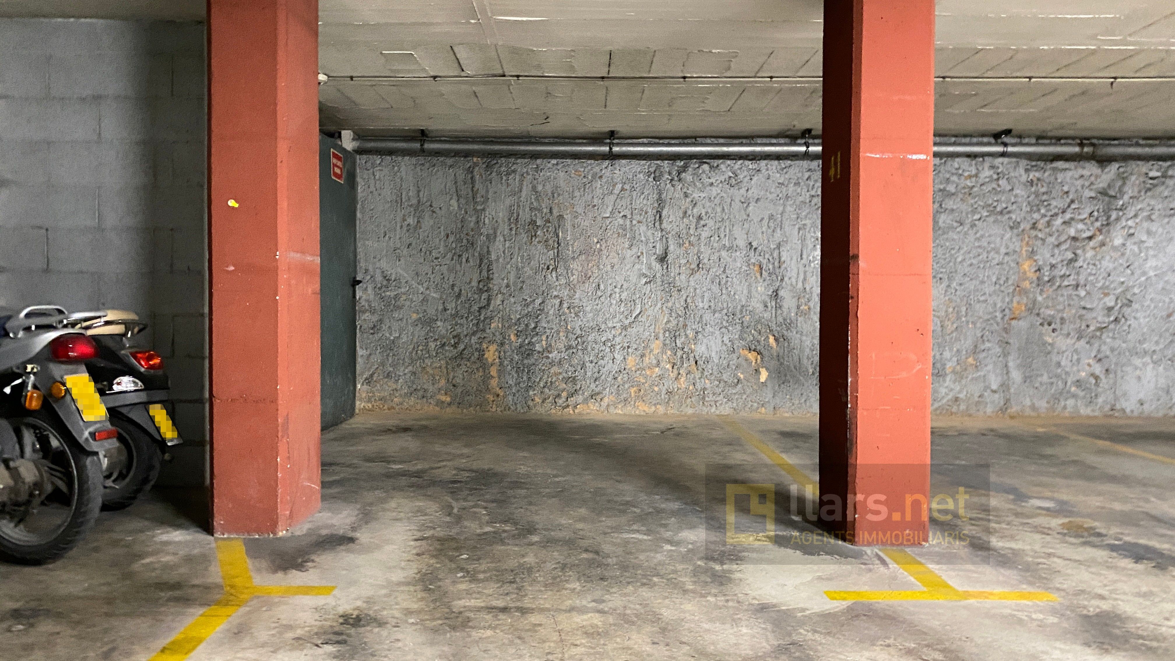 Garaje en venta en Carrer de Josep Llanza, Centre Vila