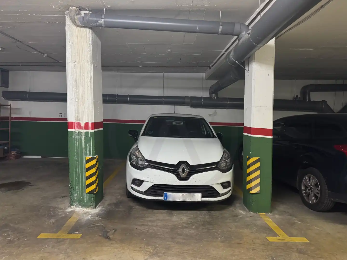 Parkplatz von Wohnung zum Verkauf in Terrassa mit Klimaanlage, Heizung und Parkett