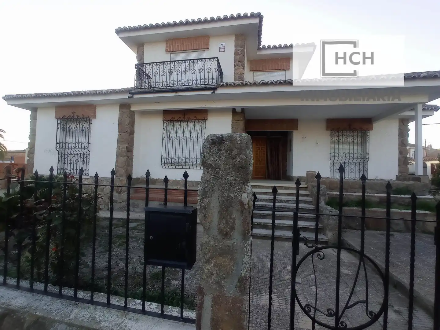Vista exterior de Casa o chalet en venta en La Puebla de Montalbán con Calefacción, Jardín privado y Trastero