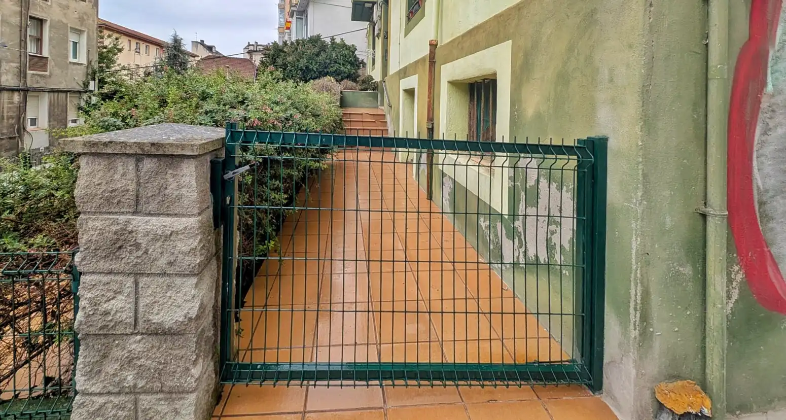 Vista exterior de Piso en venta en Santander