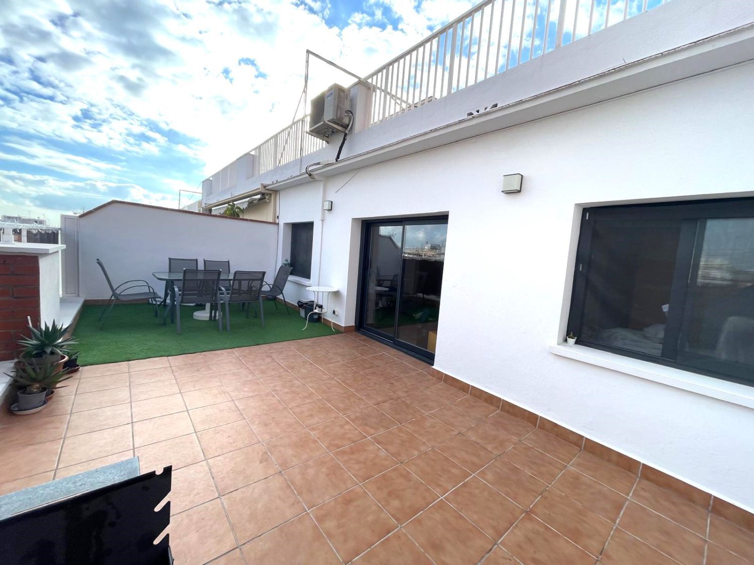 Terrassa de Àtic en venda en Sant Boi de Llobregat amb Aire condicionat, Calefacció i Parquet