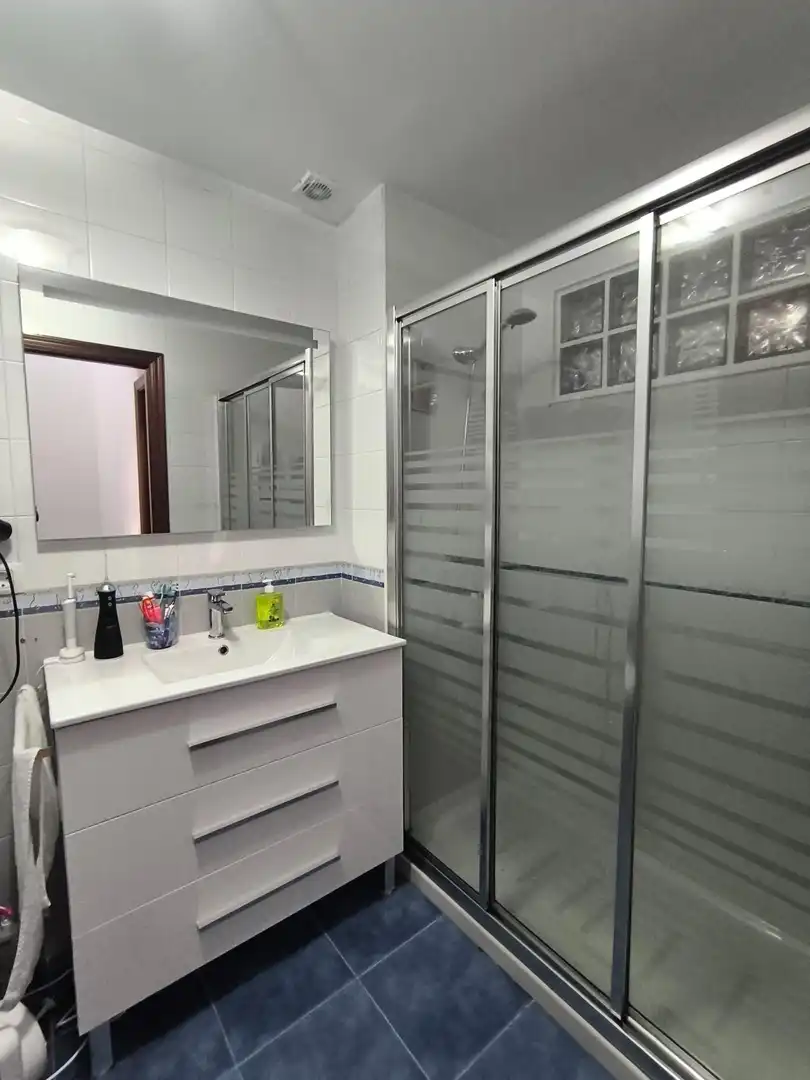 Badezimmer von Einfamilien-Reihenhaus zum Verkauf in Santiago de Compostela  mit Heizung, Privatgarten und Terrasse