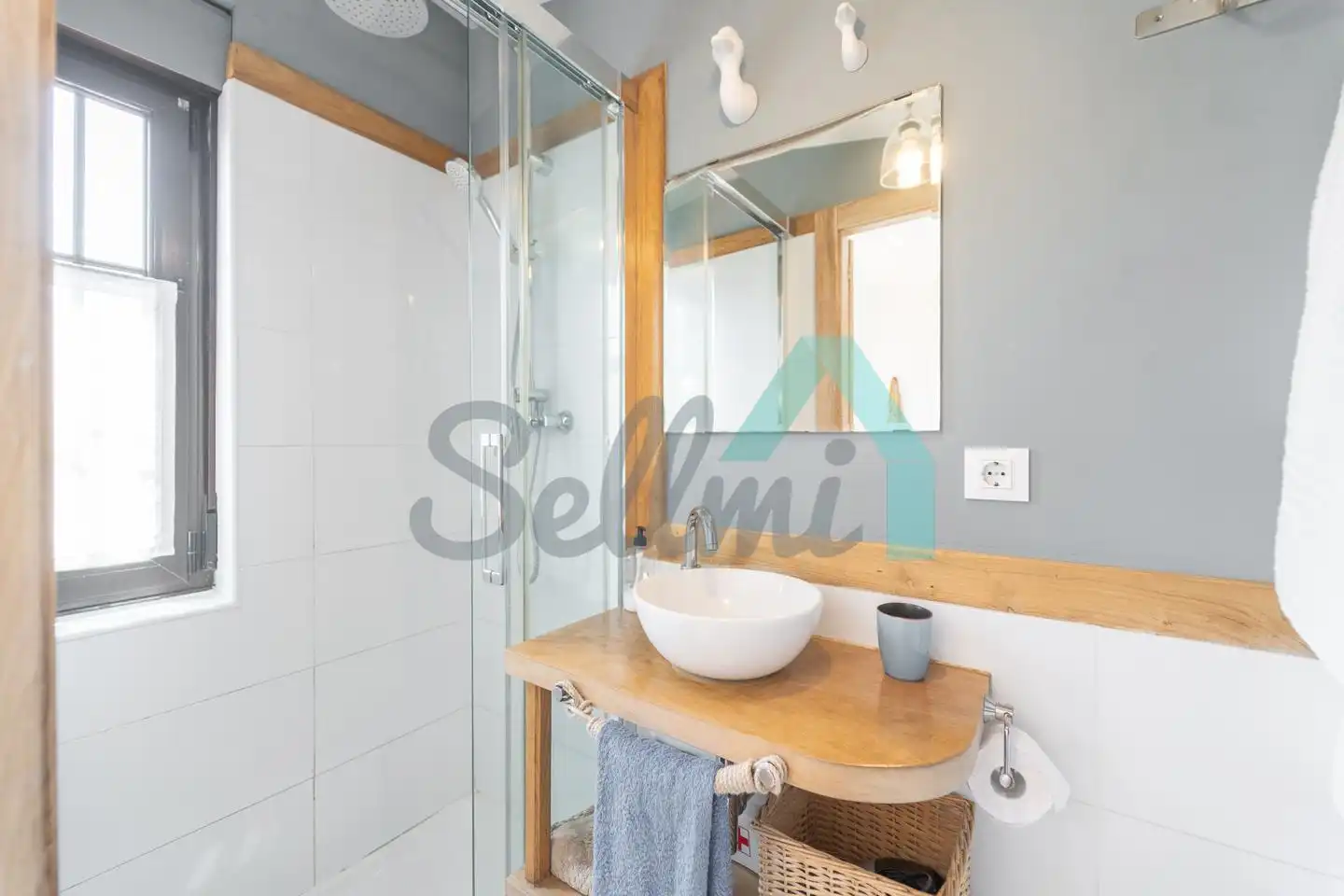 Baño de Piso en venta en Llanes con Calefacción y Parquet